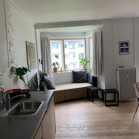 Appartement In Quiet Neighbourhood *