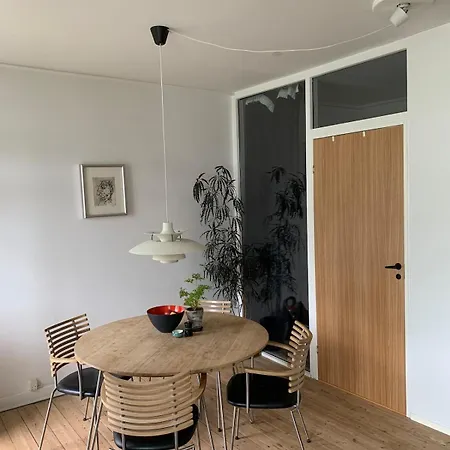 Apartament In Quiet Neighbourhood *